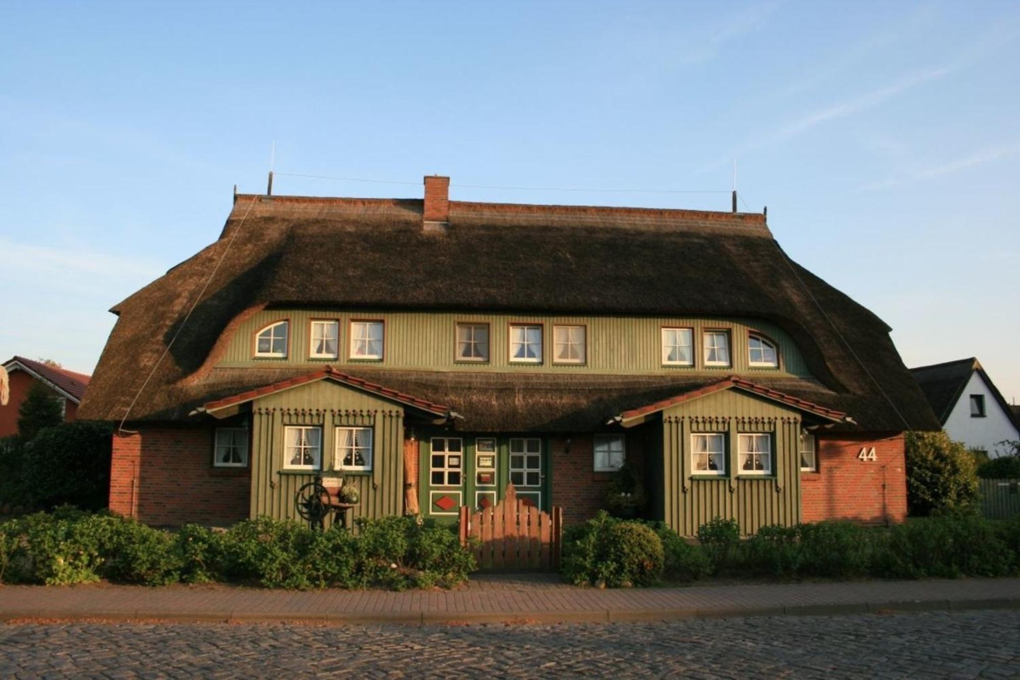 Ferienwohnung Nr 07 Og Spitzboden Born Luaran gambar